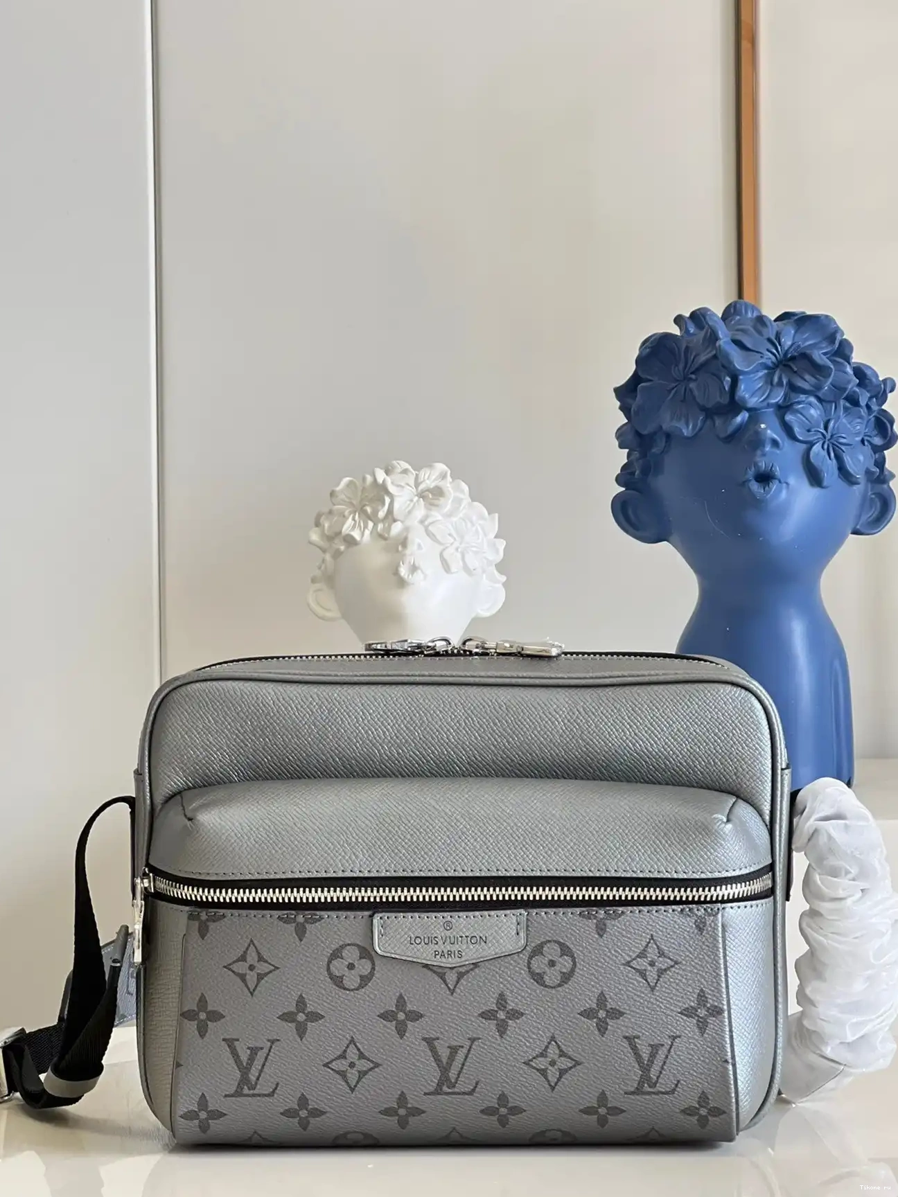 Cheap VUITTON MESSENGER LOUIS OUTDOOR 0507